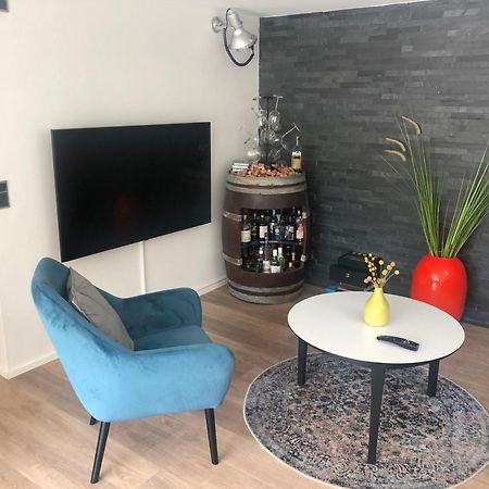 Nyistandsat Hojloftet Kaelderlejlighed Pa 70 M2 I Viborg Centrum, Med Plads Til 4 Personer المظهر الخارجي الصورة